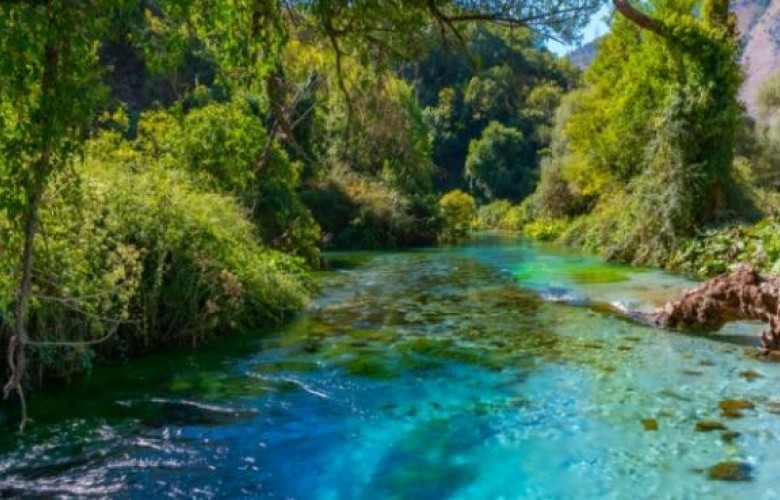 `Syri i kaltër`, destinacion i preferuar i turistëve edhe në vjeshtë