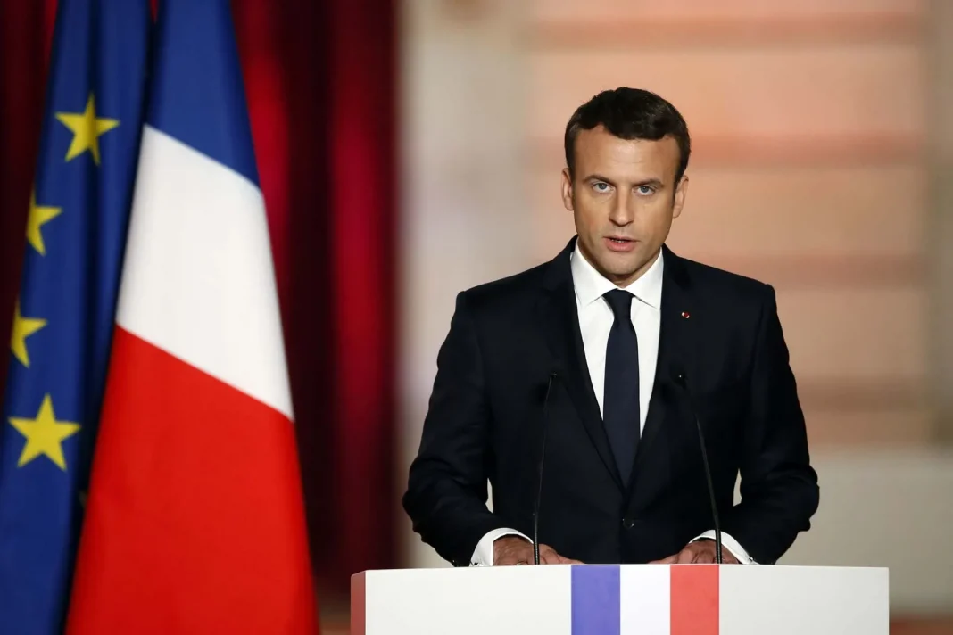 Macron do t’i drejtohet Francës ndërsa kriza politike thellohet