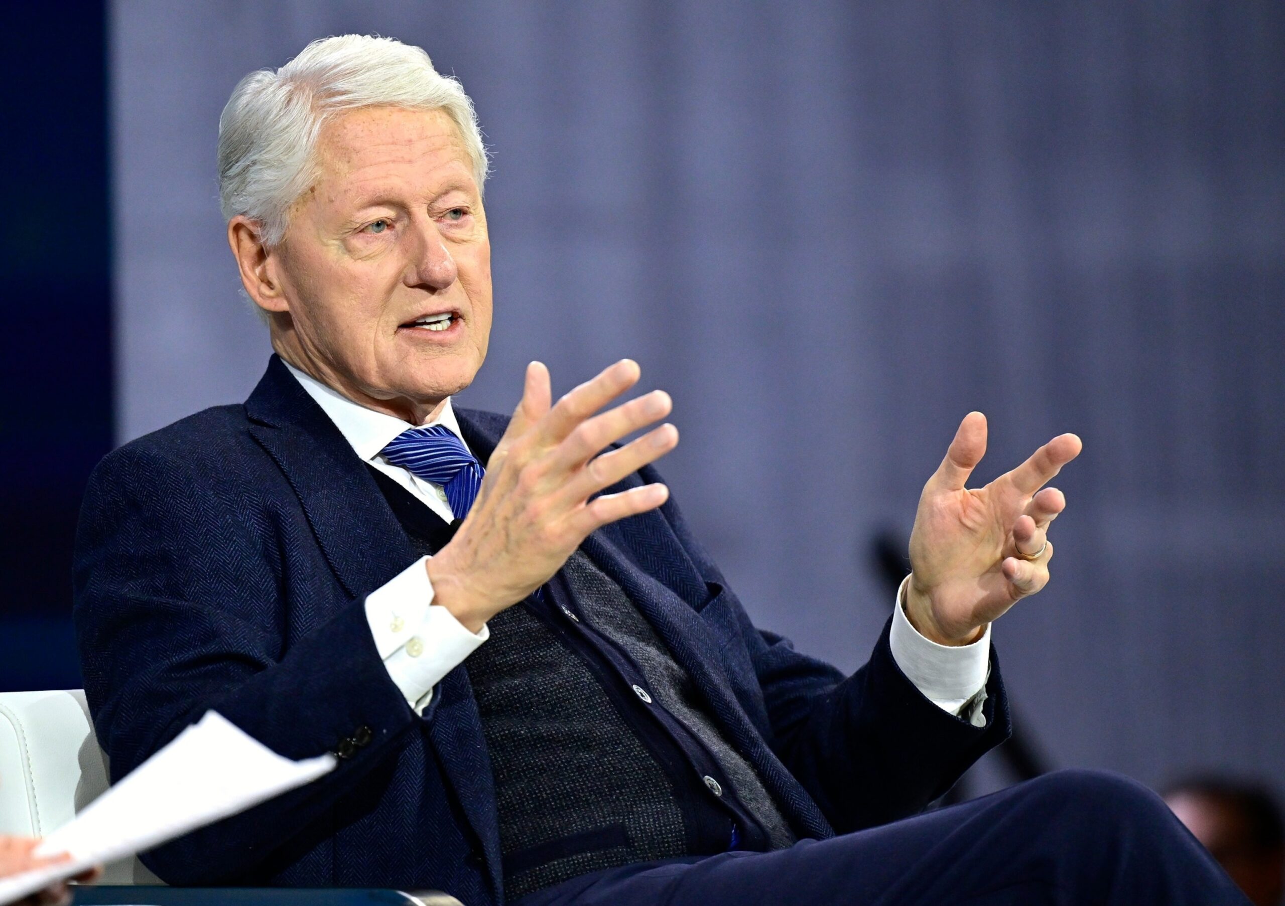 Bill Clinton shtrohet në spital