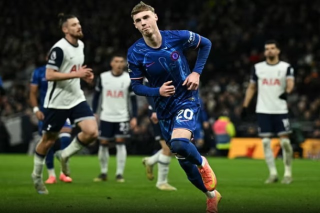 Derbi i çmendur, Chelsea përmbys Tottenhamin