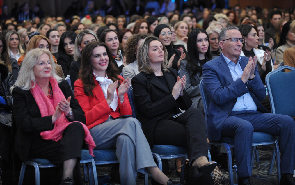 Bedri Hamza takon gratë e rajonit të Prishtinës: “Me punë, ju e mbani këtë vend në këmbë”