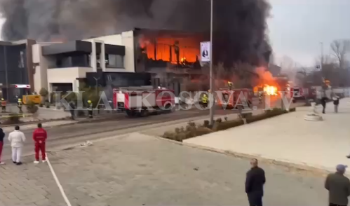 Zjarri në Suharekë shkakton dëme të mëdha materiale, flasin nga policia