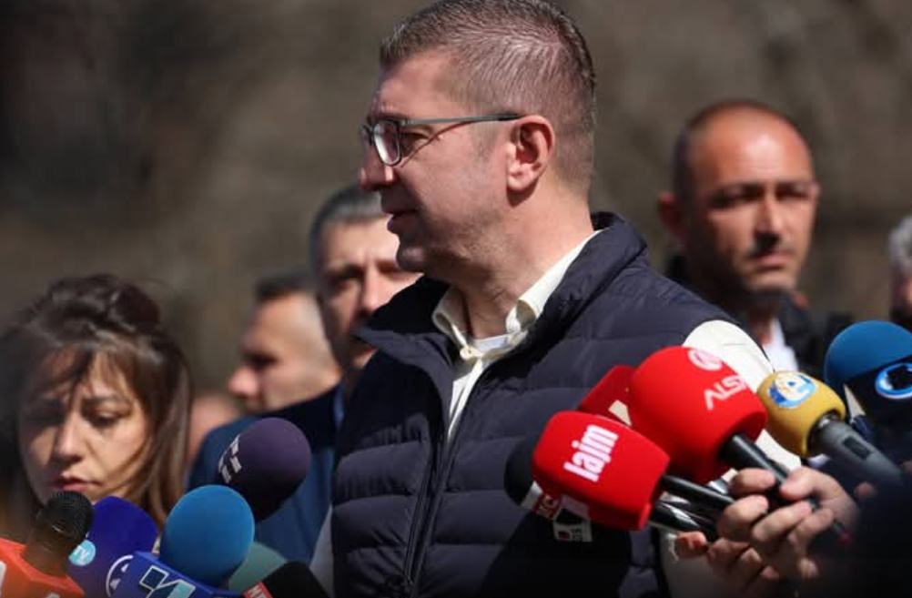 Mickoski: Qeveria e Maqedonisë së Veriut është e mobilizuar për pasojat e zjarrit në Koçan