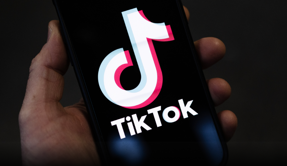 ‘TikTok’-u ende funksional në Shqipëri, sa kohë kërkon bllokimi?