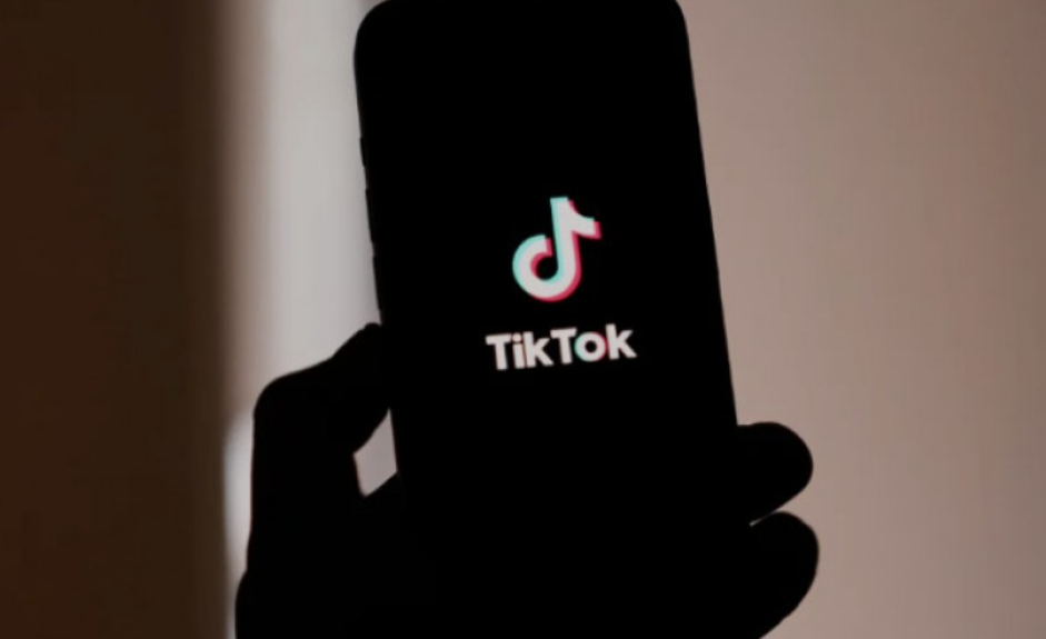 TikTok më 13 mars 2025 mbyllet në Shqipëri