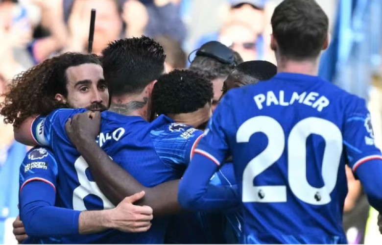 Chelsea mposht Leicester City-n, prek pozitën e katërt