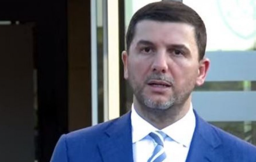 PDK pranon ftesën e Kurtit për takim PDK pranon ftesën e Kurtit për takim