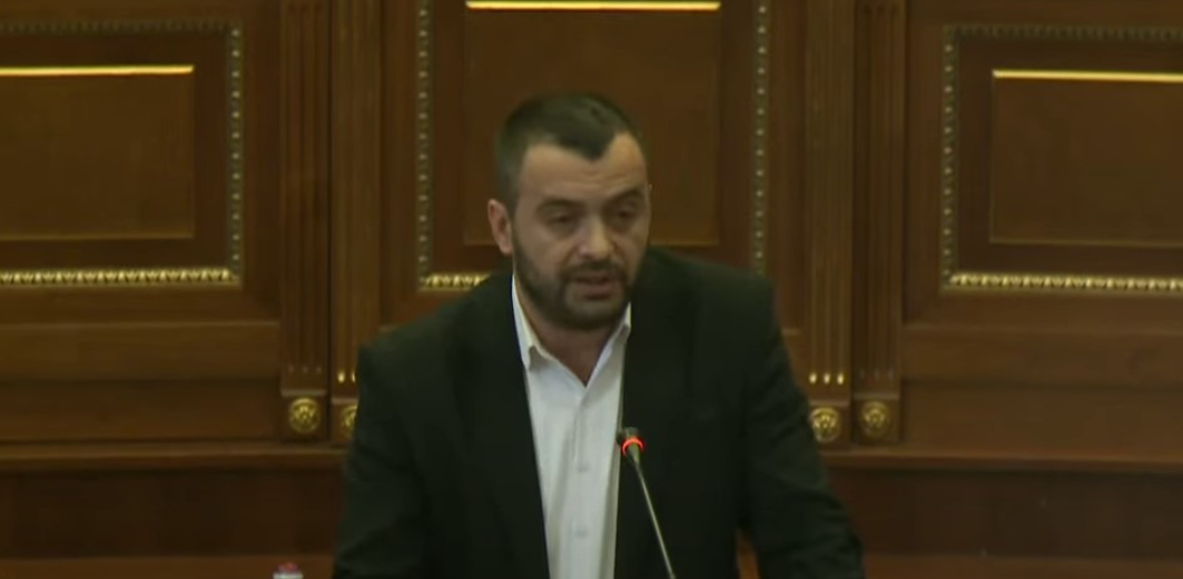 Deputeti i VV-së: Nuk e përjashtoj që Kurti të ftojë PDK-në, nuk besoj, por mbetet të shihet Deputeti i VV-së: Nuk e përjashtoj që Kurti të ftojë PDK-në, nuk besoj, por mbetet të shihet