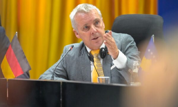 Vonesat në konstituimin e Kuvendit, Rohde: Veprimi i shpejtë, i domosdoshëm