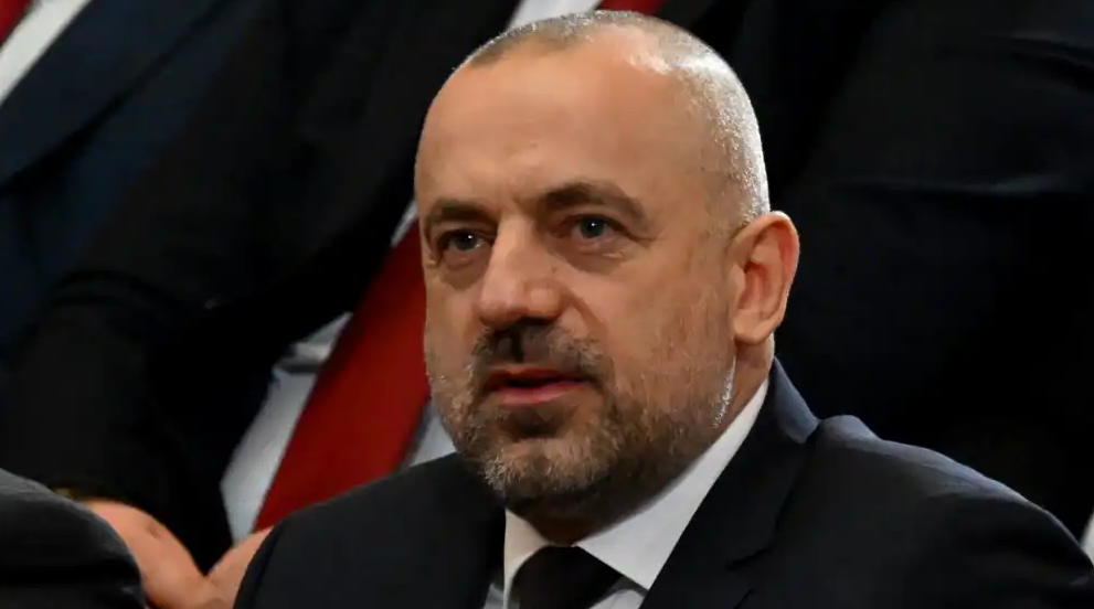 Kosova lëshon fletarrestim ndaj Radoçiqit për krime lufte Kosova lëshon fletarrestim ndaj Radoçiqit për krime lufte