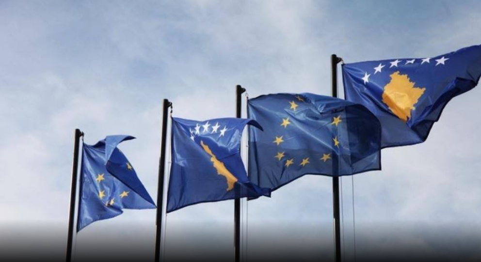 Kosovës i bëhet thirrje ta shfrytëzojë “mundësinë e re” në rrugën drejt BE-së Kosovës i bëhet thirrje ta shfrytëzojë “mundësinë e re” në rrugën drejt BE-së
