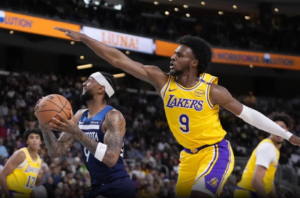 Lakersat eliminohen nga gara për titull