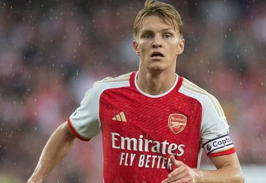 ‘Shiritin e kapitenit t’ia japin Rice-s, që Odegaard të përqendrohet te loja’ ‘Shiritin e kapitenit t’ia japin Rice-s, që Odegaard të përqendrohet te loja’