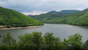 Gjendet pa shenja jete një grua në Liqenin e Batllavës
