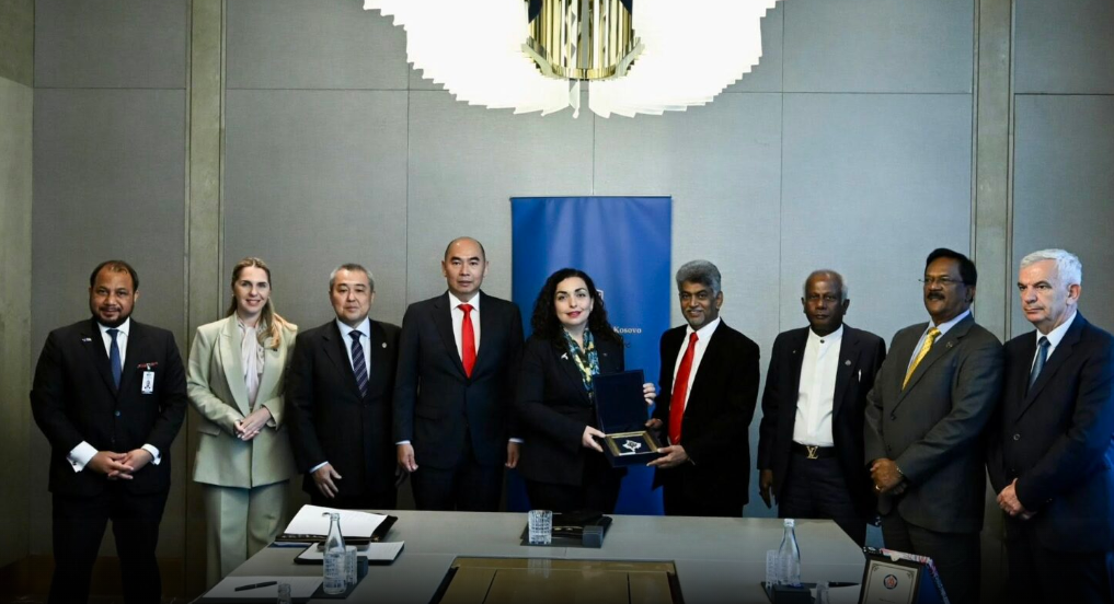 Presidentja Osmani takon përfaqësues të bizneseve në Malajzi: Kosova një destinacion premtues për investime Presidentja Osmani takon përfaqësues të bizneseve në Malajzi: Kosova një destinacion premtues për investime