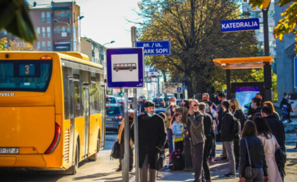 Mungesa e autobusëve urban në Prishtinë, ankohen qytetarët Mungesa e autobusëve urban në Prishtinë, ankohen qytetarët