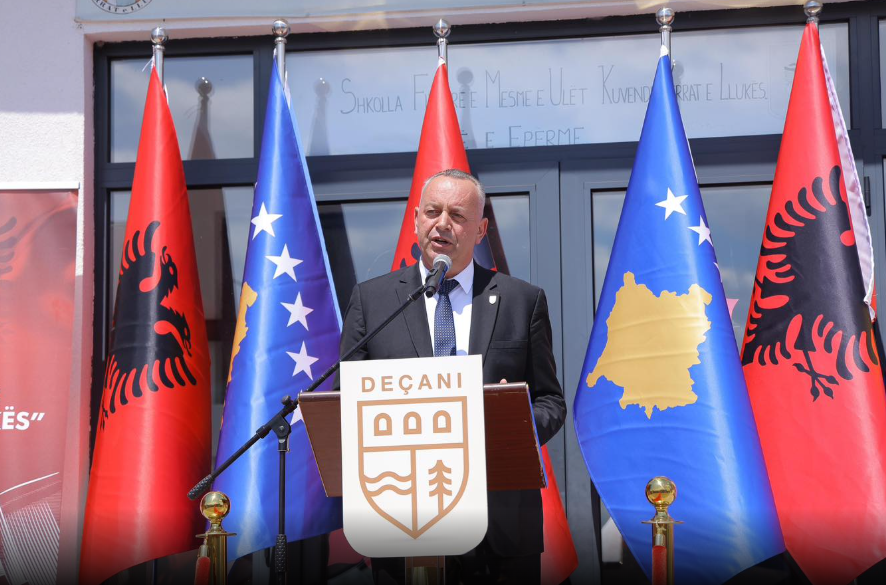 Verrat e Llukës mbeten kujtesë dhe frymëzim për brezat që vijnë Verrat e Llukës mbeten kujtesë dhe frymëzim për brezat që vijnë