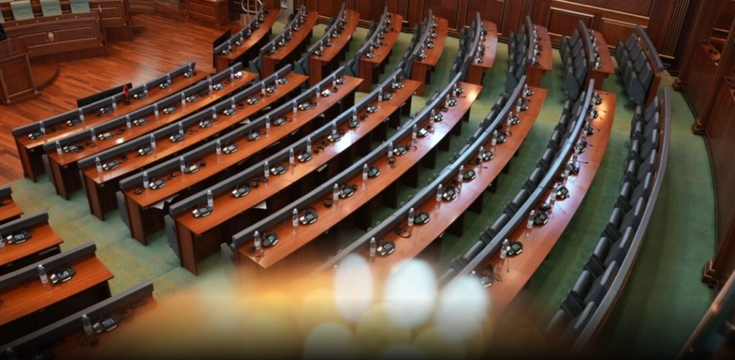 Pesë muaj pa Kuvend aktiv- Marrëveshje ndërkombëtare dhe ligje mbesin pezull Pesë muaj pa Kuvend aktiv- Marrëveshje ndërkombëtare dhe ligje mbesin pezull