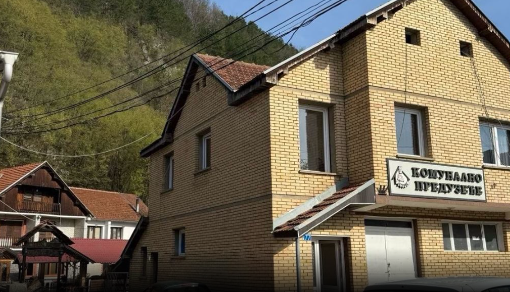 A po vjen në rend çështja e licencimit të institucioneve serbe në Kosovë? A po vjen në rend çështja e licencimit të institucioneve serbe në Kosovë?