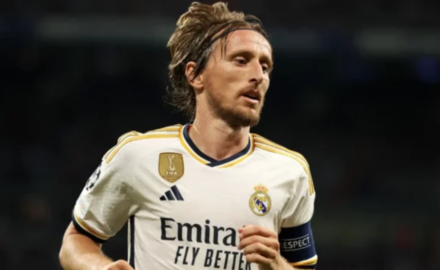 Modric i jep lamtumirën tifozëve madrilenë me një letër emocionuese Modric i jep lamtumirën tifozëve madrilenë me një letër emocionuese