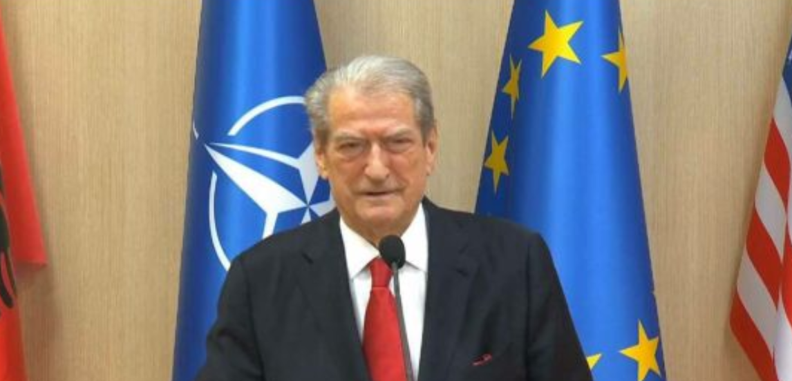 Sali Berisha i reagon ashpër Baton Haxhiut, e quan “gënjeshtar të gatshëm” ndërsa Exit Pollin “të pretenduar” Sali Berisha i reagon ashpër Baton Haxhiut, e quan “gënjeshtar të gatshëm” ndërsa Exit Pollin “të pretenduar”