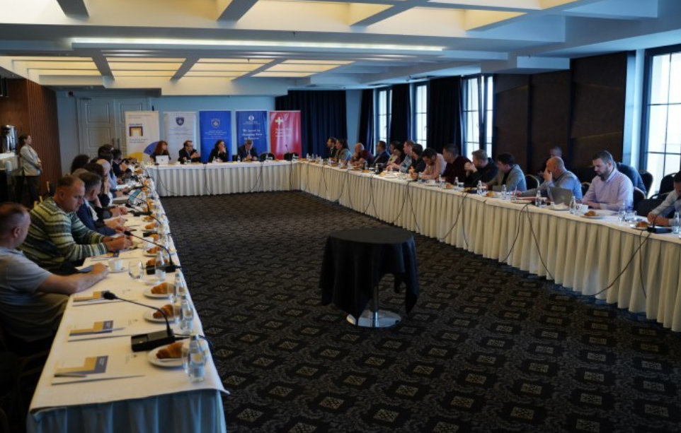 Qeveria organizon takim mes bizneseve dhe furnizuesve të energjisë Qeveria organizon takim mes bizneseve dhe furnizuesve të energjisë