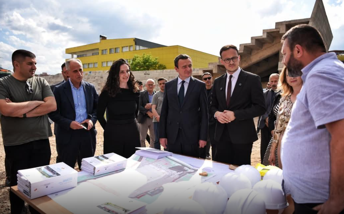 Ceremoni për stadiumin pa sportistë – në Gjilan nisi fushata, jo punimet Ceremoni për stadiumin pa sportistë – në Gjilan nisi fushata, jo punimet