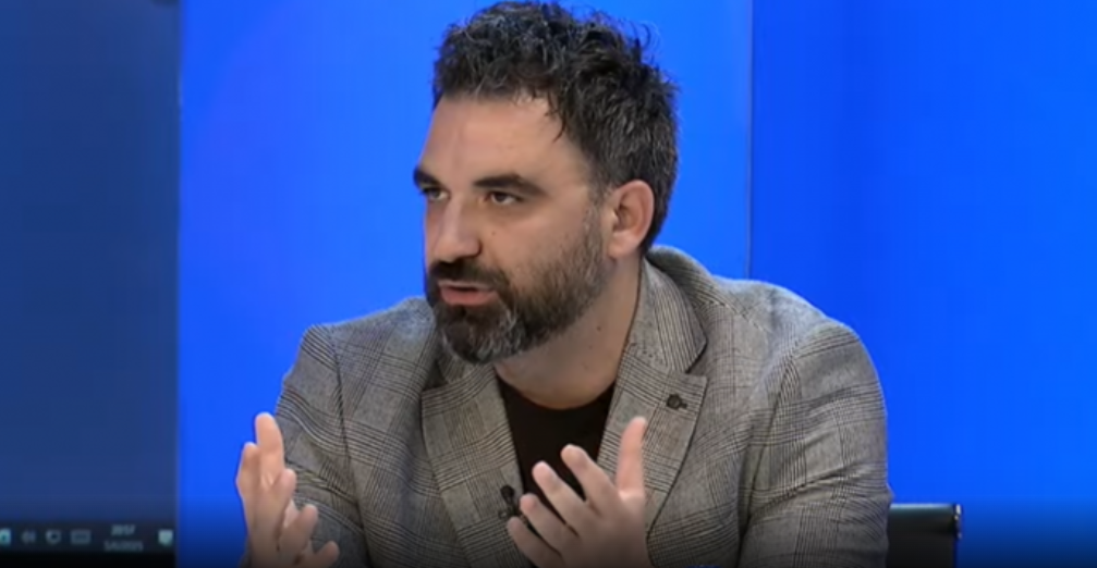 Mehmetaj tregon pse s’u mbajt në paraburgim Peci: VV-ja po tenton ta paraqesë si pushim të hetimeve Mehmetaj tregon pse s’u mbajt në paraburgim Peci: VV-ja po tenton ta paraqesë si pushim të hetimeve