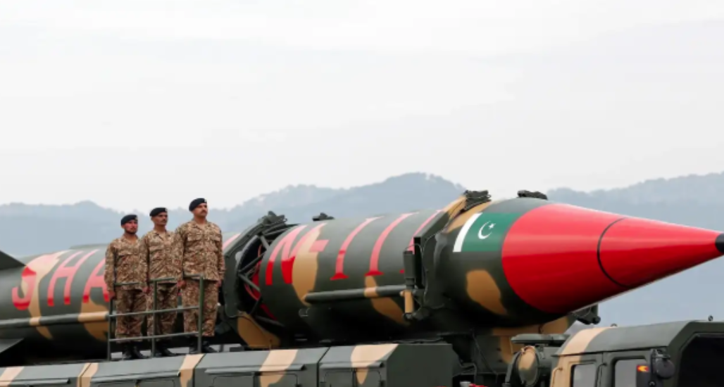 LAJMI I FUDIT: India sulmon me raketa Pakistanin, përgjigjet Islamabadi: Sulm frikacak, do reagojmë LAJMI I FUDIT: India sulmon me raketa Pakistanin, përgjigjet Islamabadi: Sulm frikacak, do reagojmë