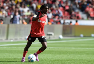 Liverpool pranë marrëveshjes me Frimpong, gati zëvendësimi për Arnold