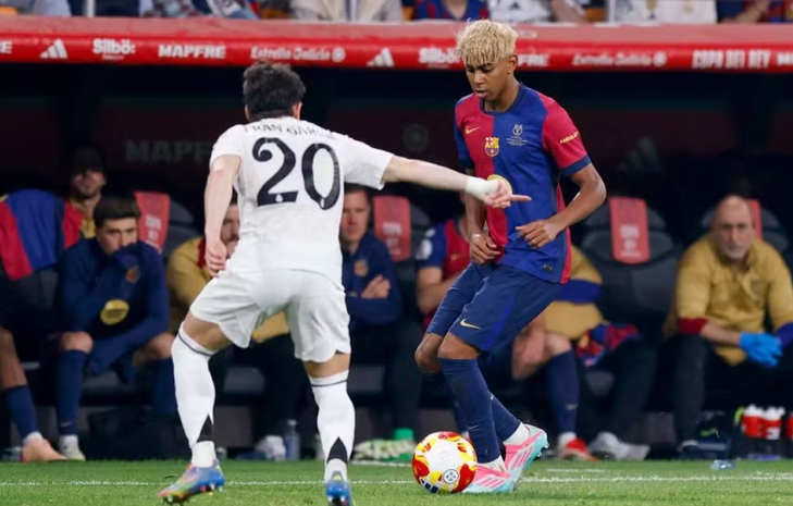 Barça gati t’ia japë Yamal-it fanellën ikonike me numrin 10 Barça gati t’ia japë Yamal-it fanellën ikonike me numrin 10
