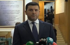 Krasniqi: Mund të mblidhemi edhe 111-të herë, Albulena Haxhiu nuk kalon