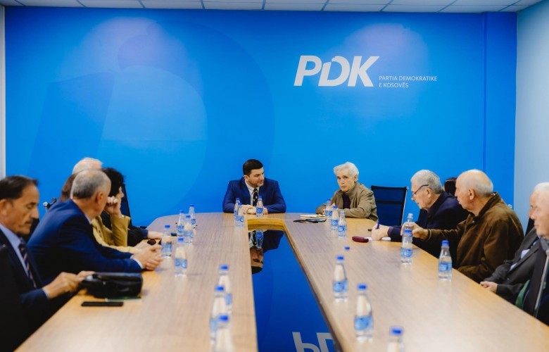 Krasniqi takon Këshillin Politik, diskutojnë për zhvillimet në vend Krasniqi takon Këshillin Politik, diskutojnë për zhvillimet në vend