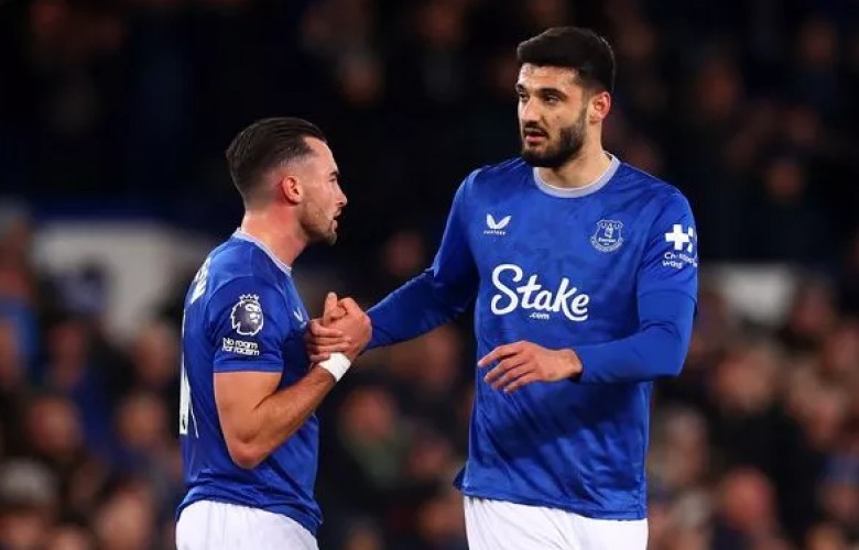 Everton konfirmon largimin e katër lojtarëve përfshirë edhe Brojën Everton konfirmon largimin e katër lojtarëve përfshirë edhe Brojën