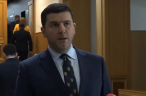 Krasniqi: Në takim me presidenten do të kërkojmë reflektim nga VV