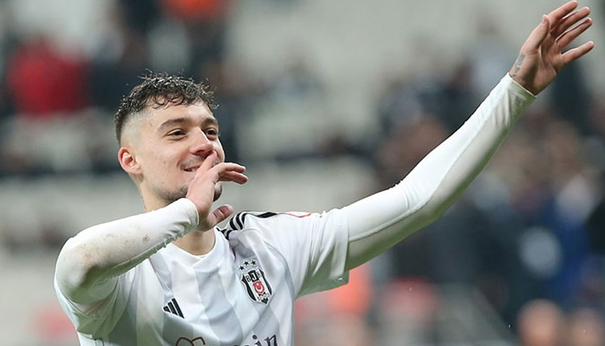 Besiktas vendos çmimin për Ernest Muçin Besiktas vendos çmimin për Ernest Muçin