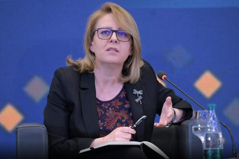Bajrami me kritika ndaj LV-së për dëmtimin e bizneseve vendore: Nga ‘duaje tënden’ në ‘shkatërro tënden’ Bajrami me kritika ndaj LV-së për dëmtimin e bizneseve vendore: Nga ‘duaje tënden’ në ‘shkatërro tënden’