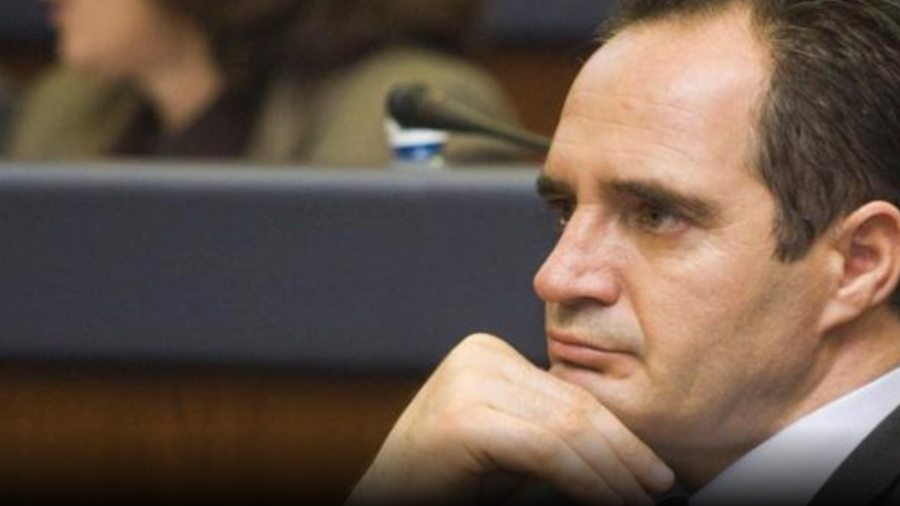 Hasani i PDK-së fton qytetarët që të protestojnë për bllokadën në Kuvend