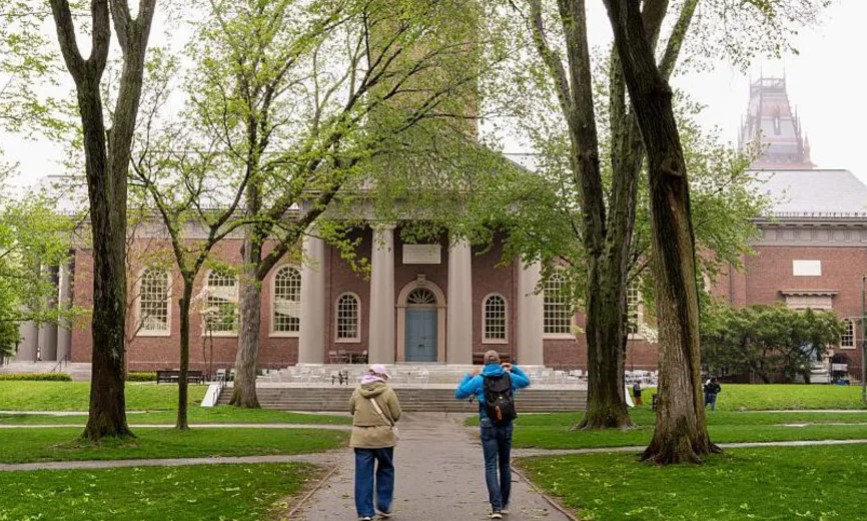Administrata e Trump ndalon regjistrimin e studentëve ndërkombëtarë në universitetin e Harvardit