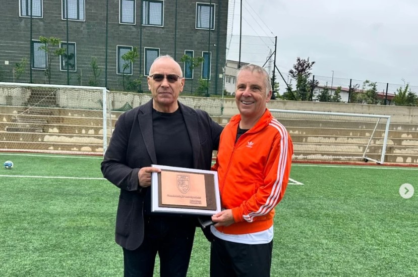 Zhvillohet turneu i futbollit “Futbolli na bashkon”, Ademi nderon me mirënjohje ambasadorin Rohde Zhvillohet turneu i futbollit “Futbolli na bashkon”, Ademi nderon me mirënjohje ambasadorin Rohde