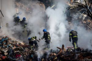 Rusia sulmon Odesën dhe Kharkivin përpara planit të armëpushimit të Kremlinit