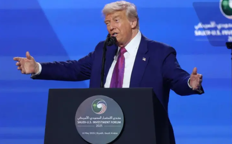 Trump takon presidentin e përkohshëm sirian, Damasku feston heqjen e sanksioneve