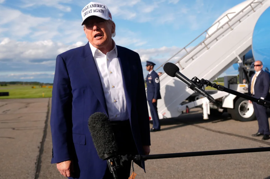 Sulmet ruse mbi Ukrainë, Trump: Putin është çmendur, po vret njerëz pa arsye Sulmet ruse mbi Ukrainë, Trump: Putin është çmendur, po vret njerëz pa arsye