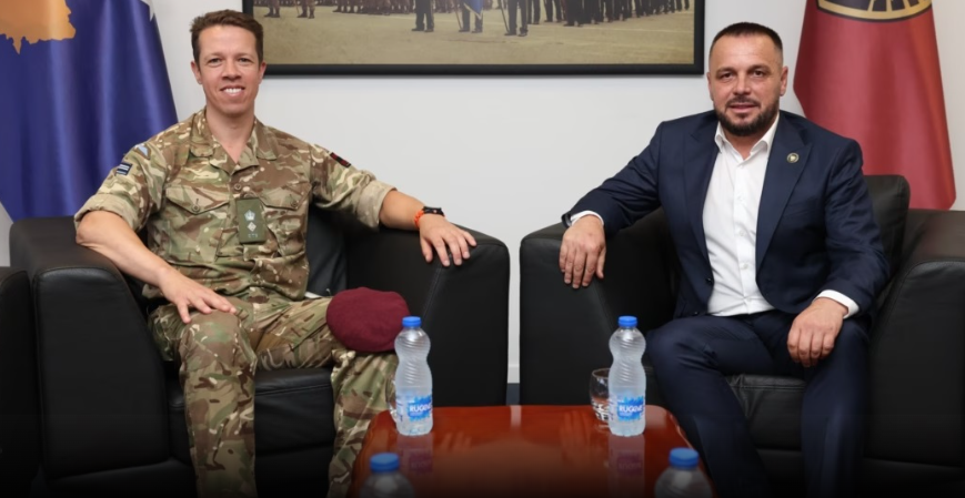 Maqedonci takohet me Butler, diskutojnë për operacionin Interflex Maqedonci takohet me Butler, diskutojnë për operacionin Interflex