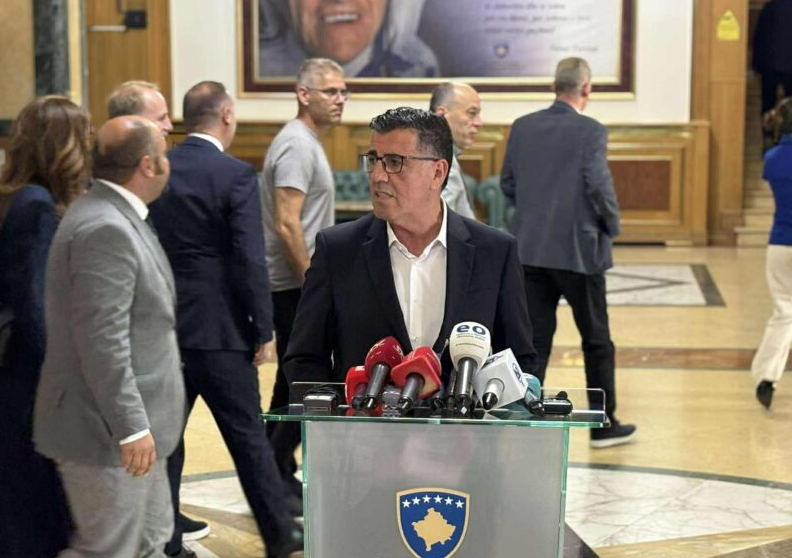 Haziri: VV ta menaxhojë detyrën përmes një marrëveshjeje politike Haziri: VV ta menaxhojë detyrën përmes një marrëveshjeje politike