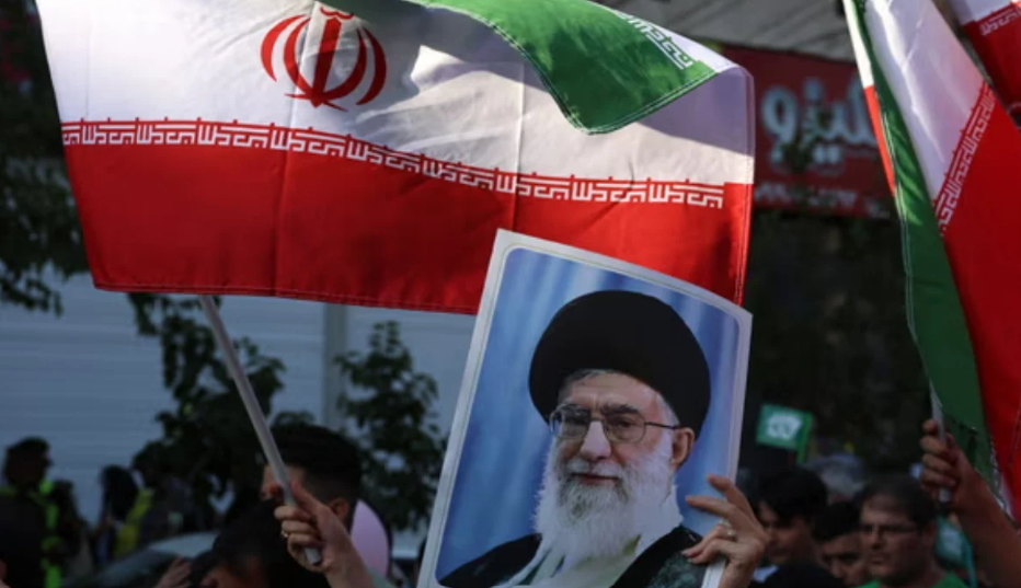 Lideri suprem i Iranit Khamenei fshihet në bunker me familjen, Trump “urdhër” Izraelit: Mos e vrisni! Lideri suprem i Iranit Khamenei fshihet në bunker me familjen, Trump “urdhër” Izraelit: Mos e vrisni!