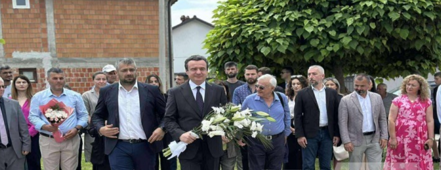 Kurti kërkon drejtësi për Ukshin Hotin dhe hapjen e arkivave të gjenocidit Kurti kërkon drejtësi për Ukshin Hotin dhe hapjen e arkivave të gjenocidit
