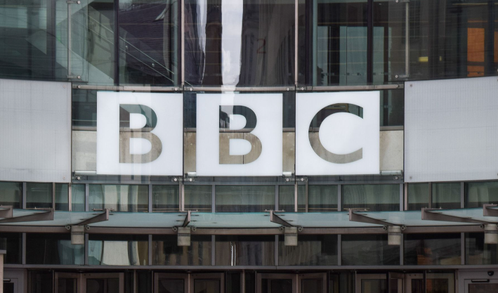 BBC kundërshton Shtëpinë e Bardhë: Nuk kemi fshirë lajmin për incidentin në Gaza BBC kundërshton Shtëpinë e Bardhë: Nuk kemi fshirë lajmin për incidentin në Gaza
