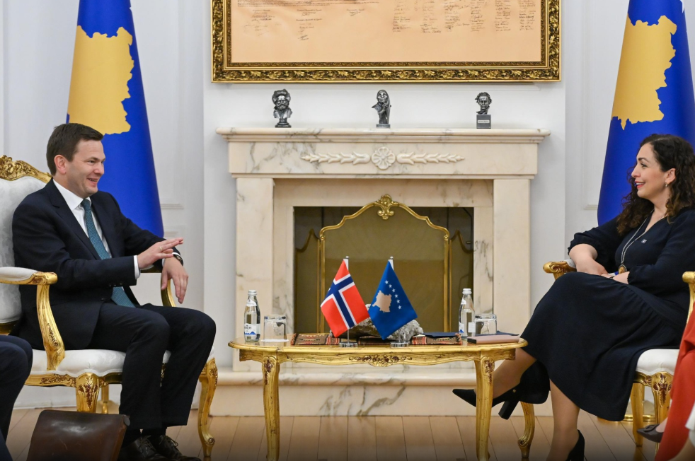 Osmani në takim me të dërguarin e posaçëm të Norvegjisë: Kosova të bëhet sa më parë anëtare e KiE-së Osmani në takim me të dërguarin e posaçëm të Norvegjisë: Kosova të bëhet sa më parë anëtare e KiE-së