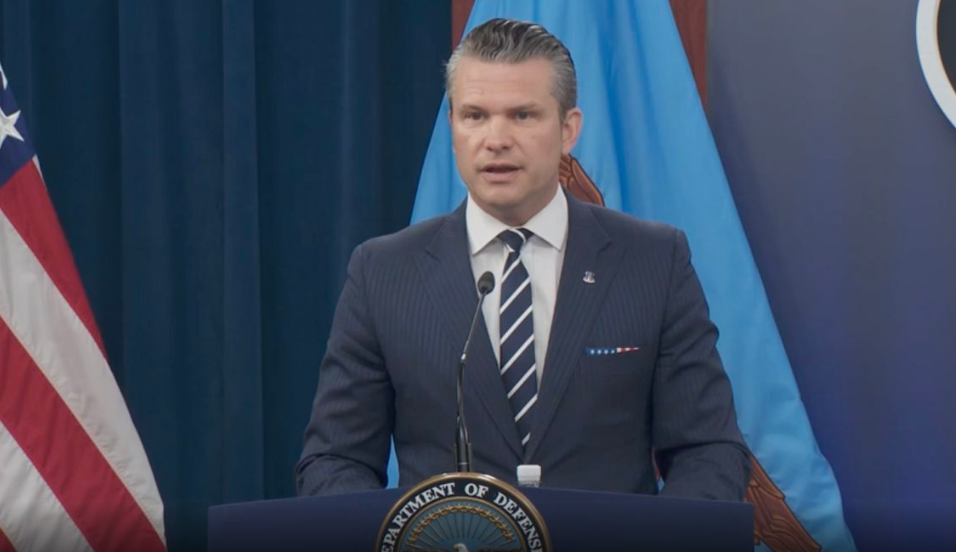 Hegseth: ShBA nuk kërkon luftë, Irani ta dëgjojë Trumpin Hegseth: ShBA nuk kërkon luftë, Irani ta dëgjojë Trumpin